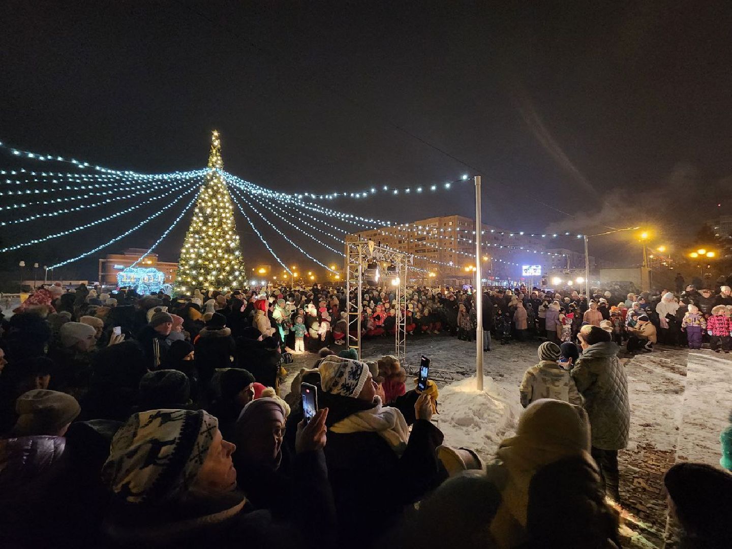 зажжение огней, елка, ёлка, новый год, Заголовацкий, орехово-зуево,