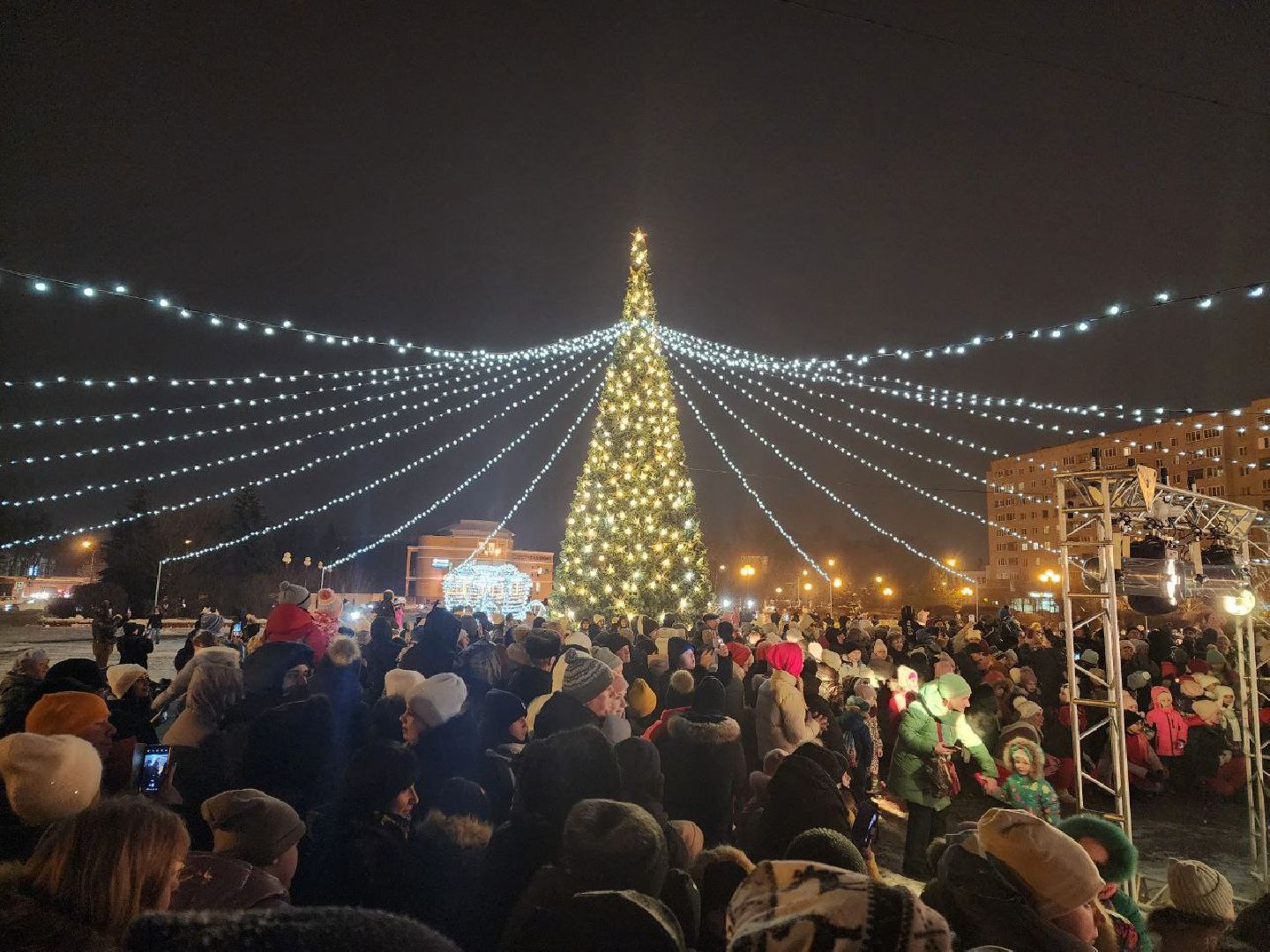 зажжение огней, елка, ёлка, новый год, Заголовацкий, орехово-зуево,