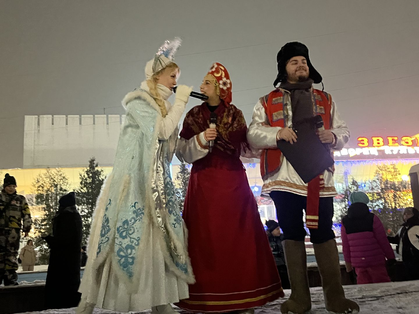 наро-фоминск, наро-фоминский городской округ, зима в подмосковье, дед мороз, снегурочка, цдк звезда,