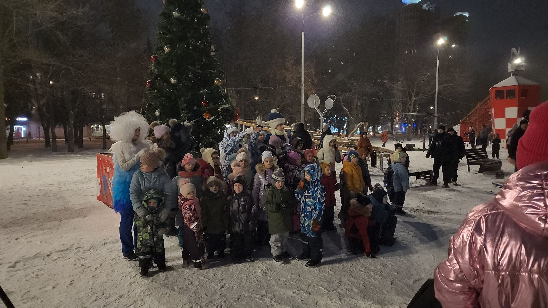 елка, Дед Мороз, сквер 28 квратал, ярмарка, зимний се,