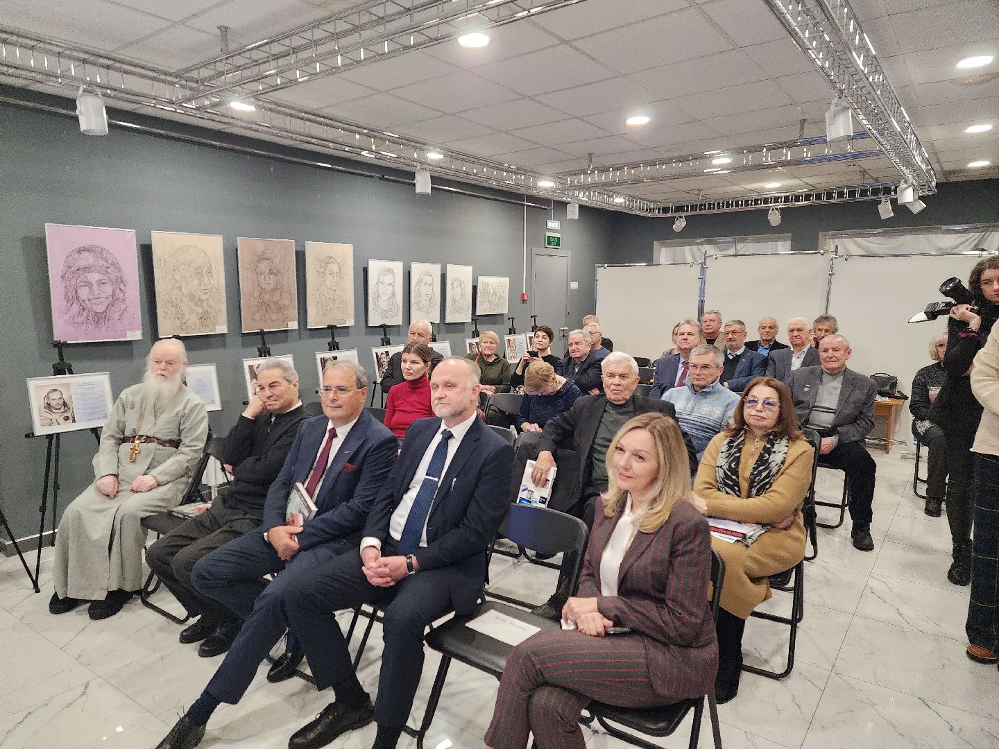 Прогулки по крылу, Геннадий Амирьянц, ЦАГИ, Демонстрационный центр, книга, презентация,