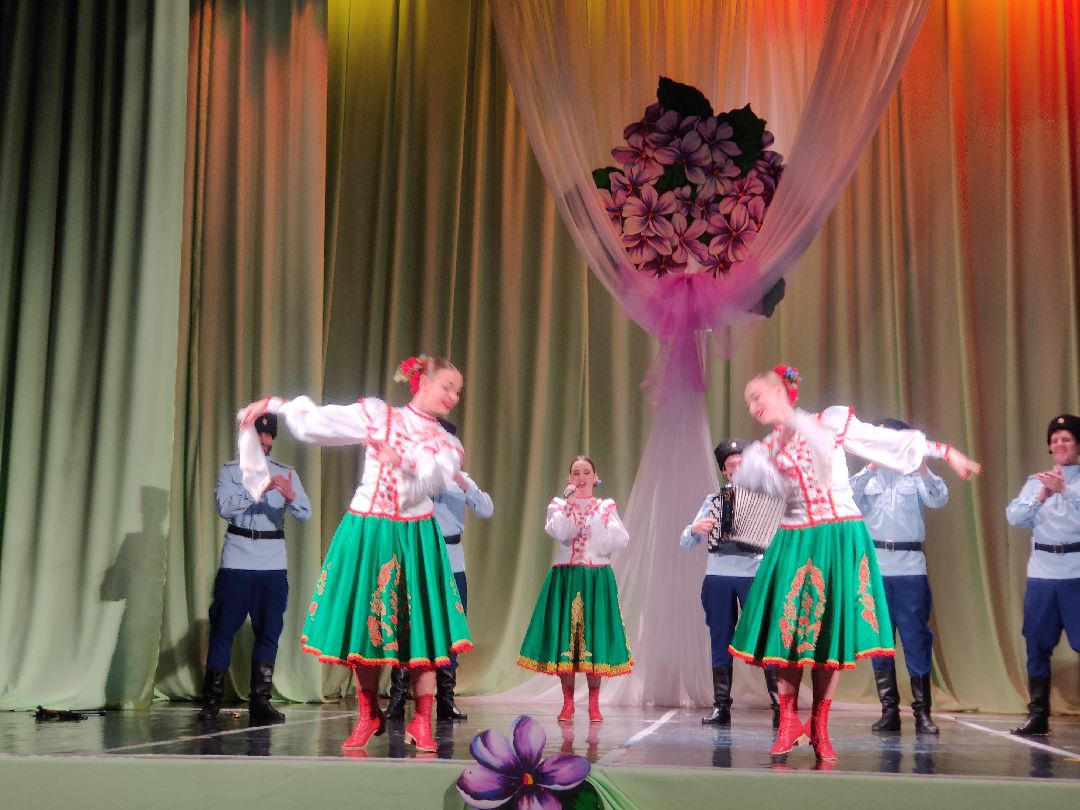 Красноармейск, казаки, концерт, народные песни, народные танцы, народные костюмы