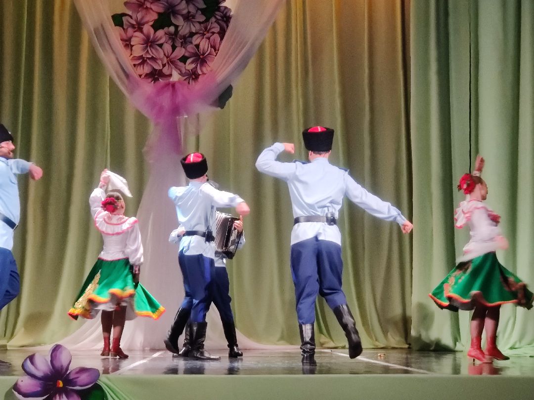 Красноармейск, казаки, концерт, народные песни, народные танцы, народные костюмы