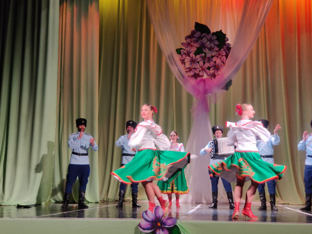 Красноармейск, казаки, концерт, народные песни, народные танцы, народные костюмы