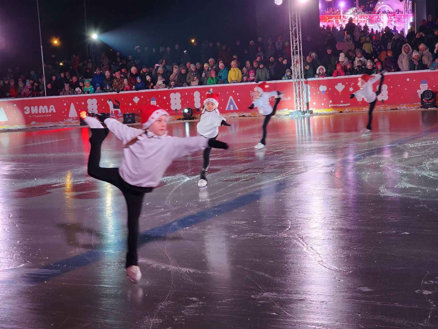 мытищи, Евгения Медведева, илья авербух, Шоу Чемпионы, каток, каток в парке, зима в подмосковье, Артем Федорченко, Максим Ставиский, Албена Денкова,
