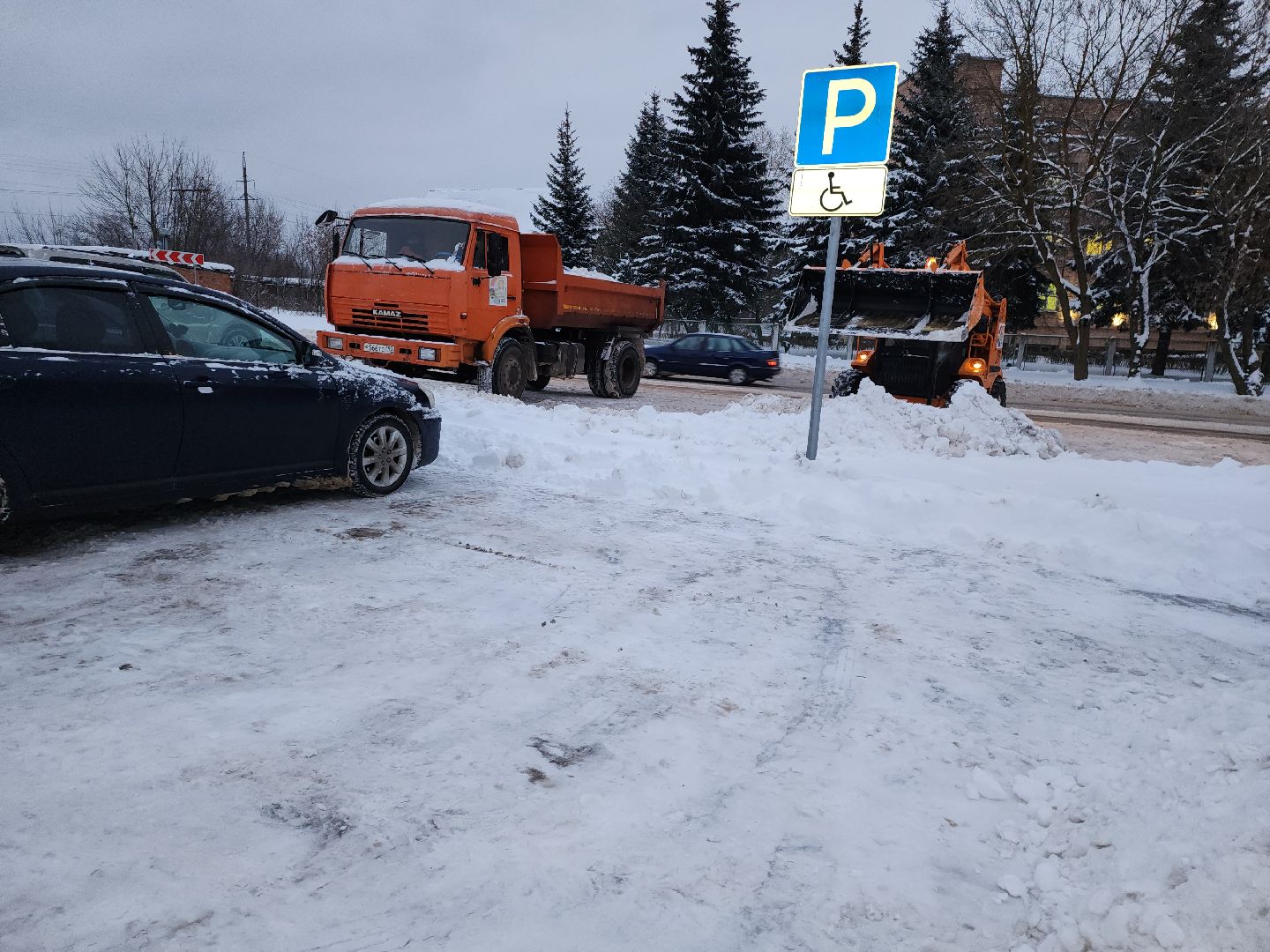 серпухов, подмосковье, убирают снег, благоустройство,