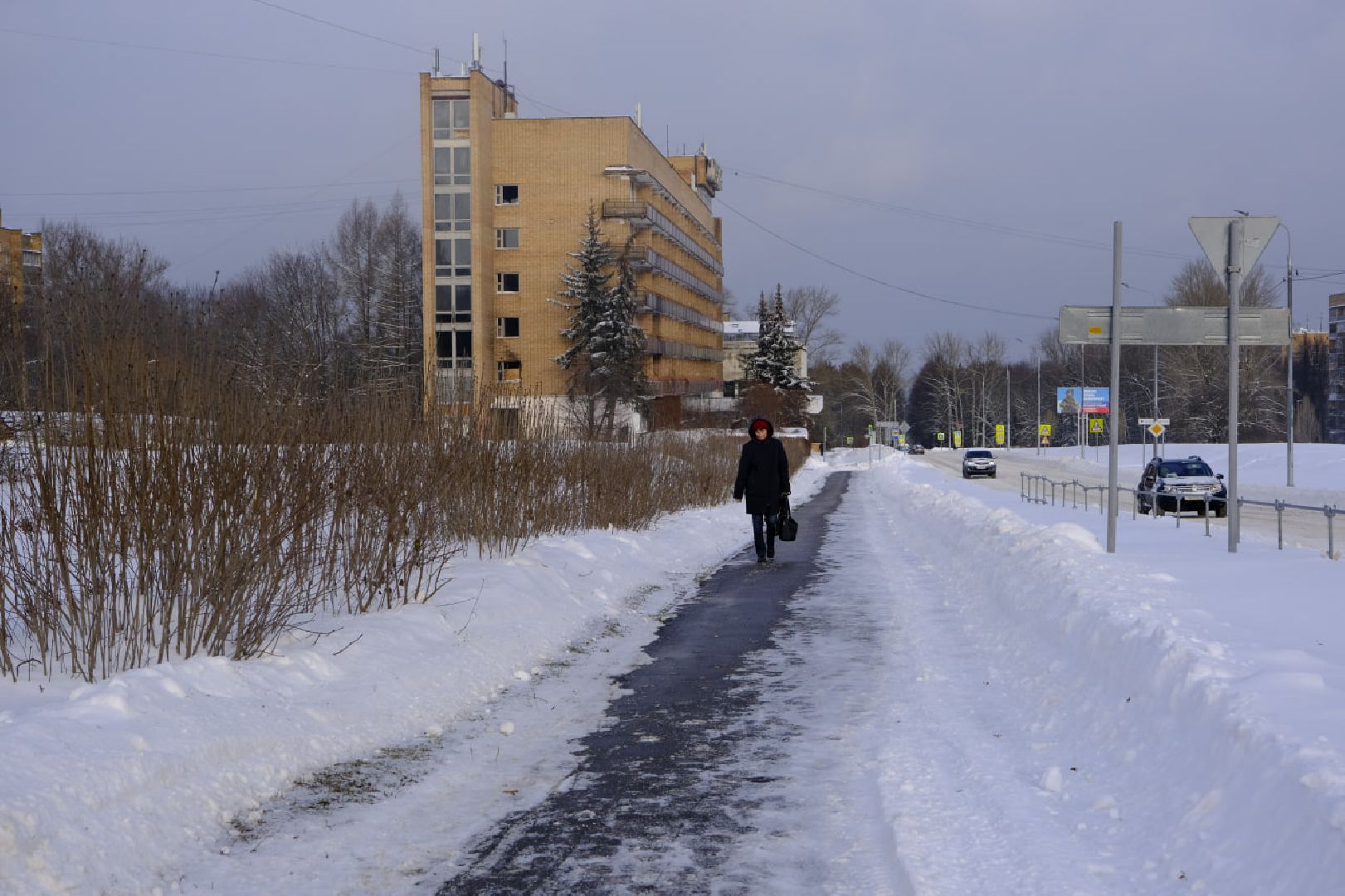 пущино, уборка дворов, снег,