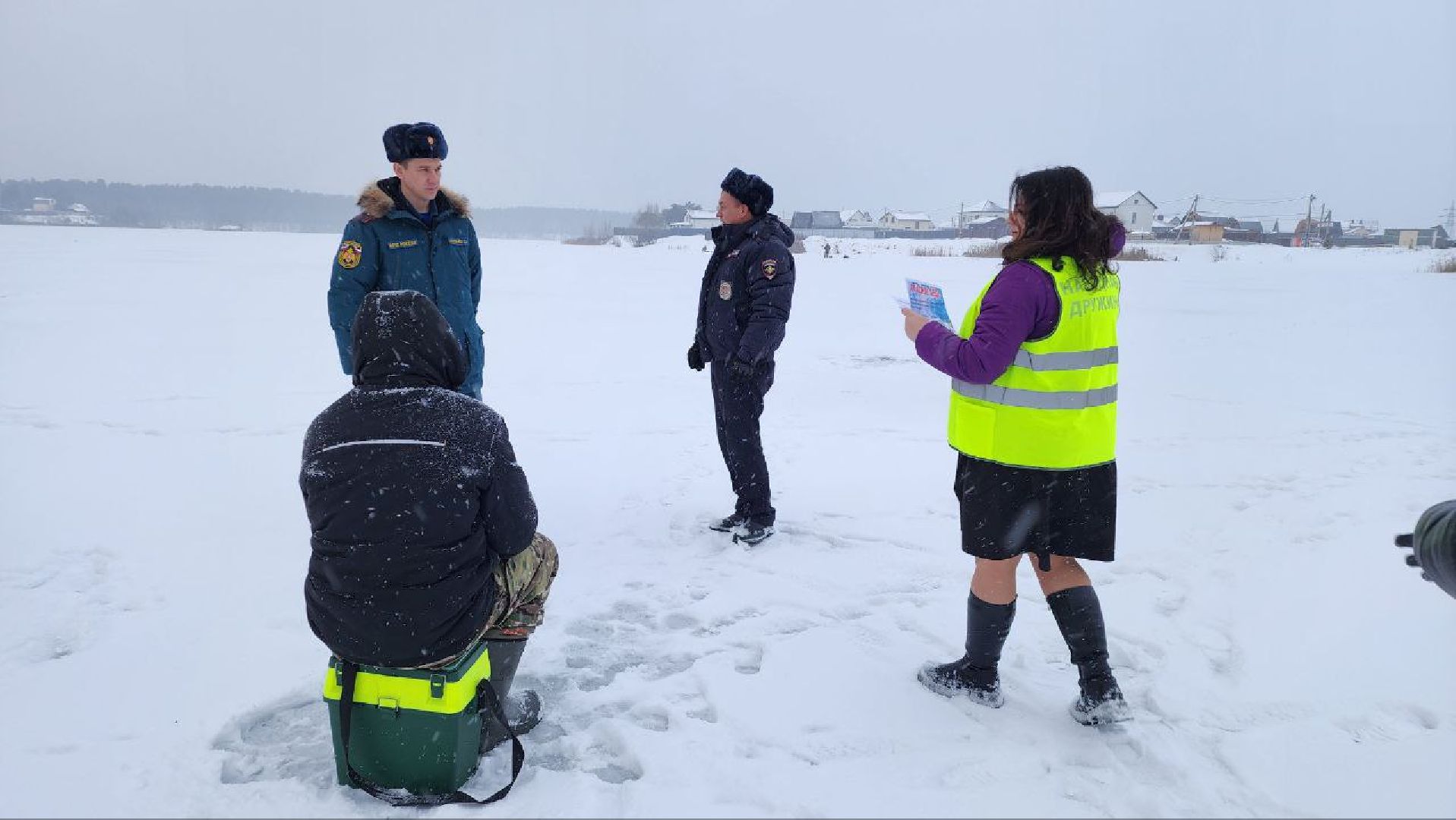 тонкий лед, безопасность нахождения на льду, ледостав в подмосковье, Лосино-Петровский,
