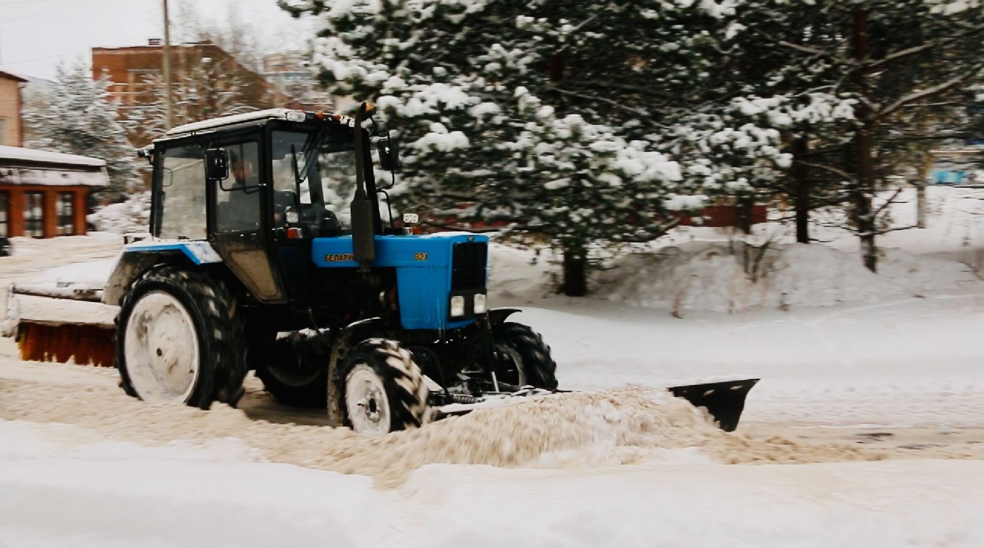 Солнечногорск, Снегопад, Уборка снега, Коммунальные службы, Трактор, Рабочие,
