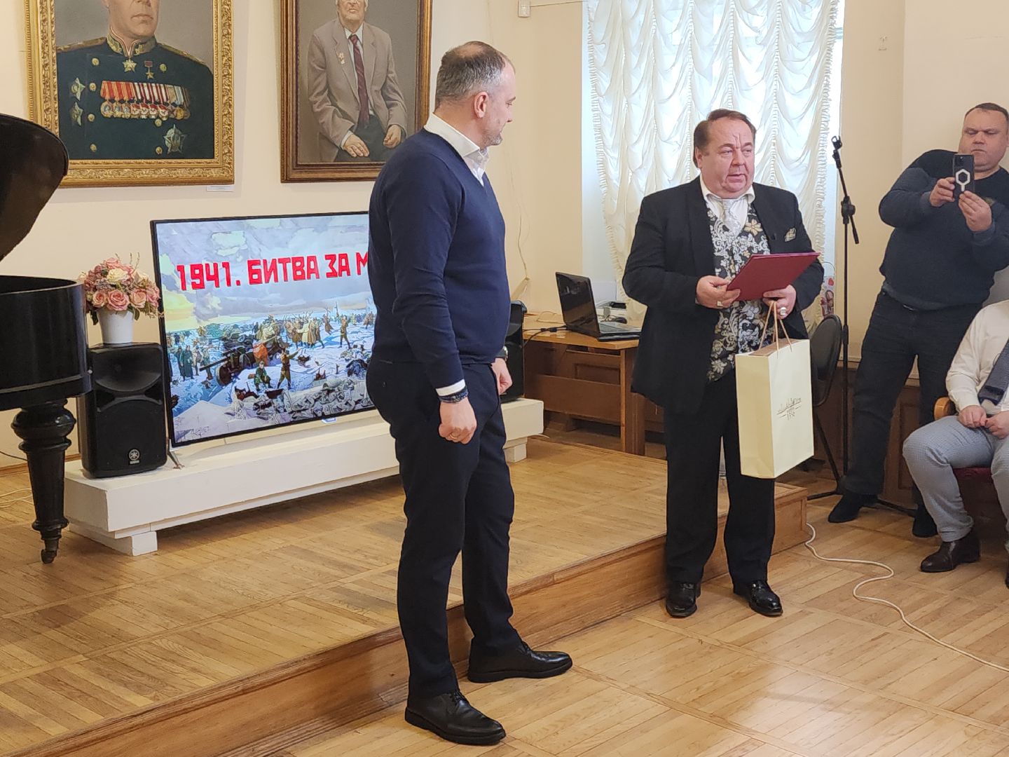 кашира, краеведческий музей, персональная выставка, виктор шилов, художник, живописец, портрет, пейзаж, народный художник россии,