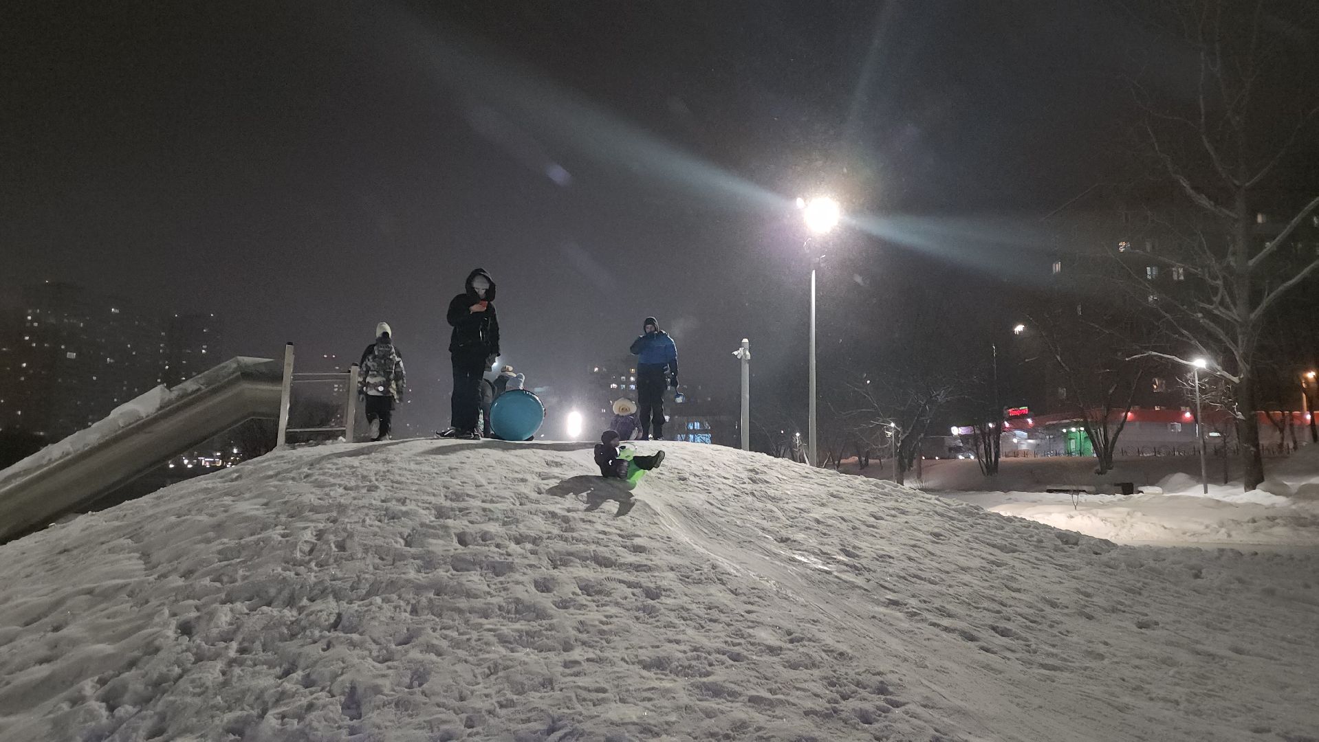 Пушкино, горки, снег, новый год, дети, общество, люди, досуг, Зима в Подмосоковье, Городской округ Пушкинский,