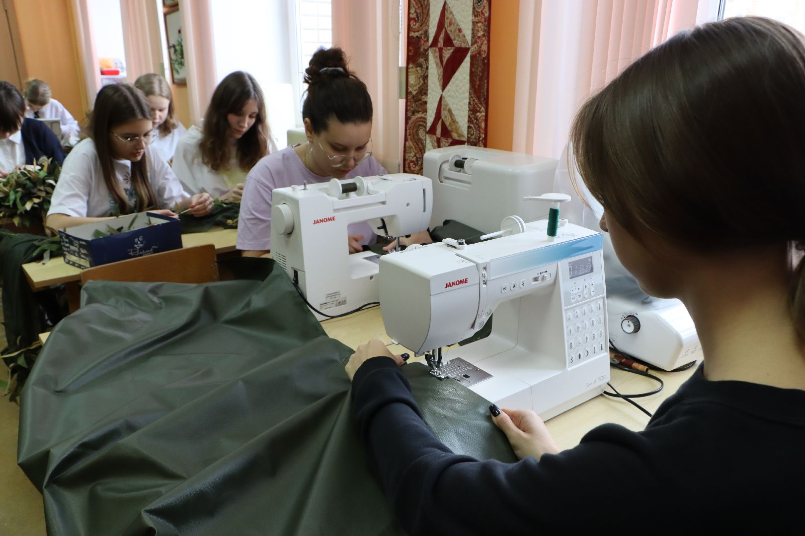 Серебряные Пруды, волонтерство, школа Чуйкова, образование, Своих не бросаем, волонтерский центр,