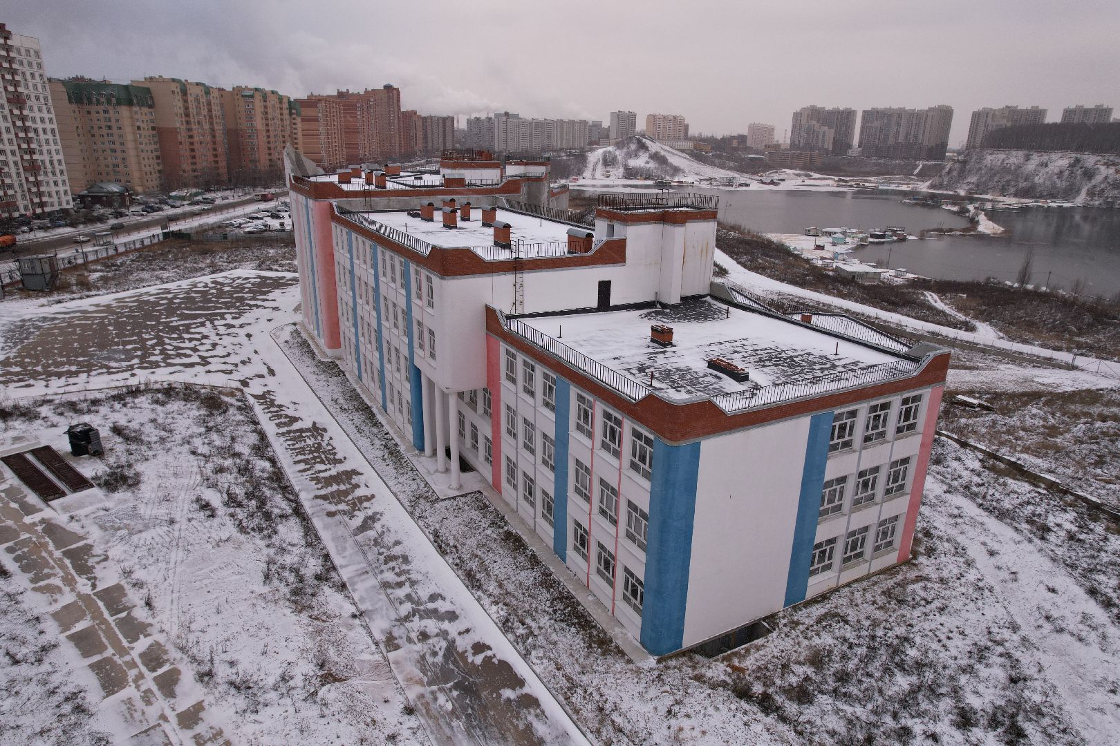 видео с коптера, дзержинский, школа,