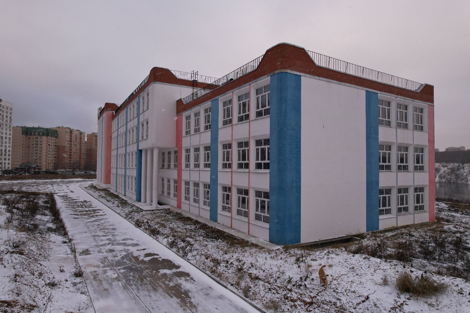 видео с коптера, дзержинский, школа,