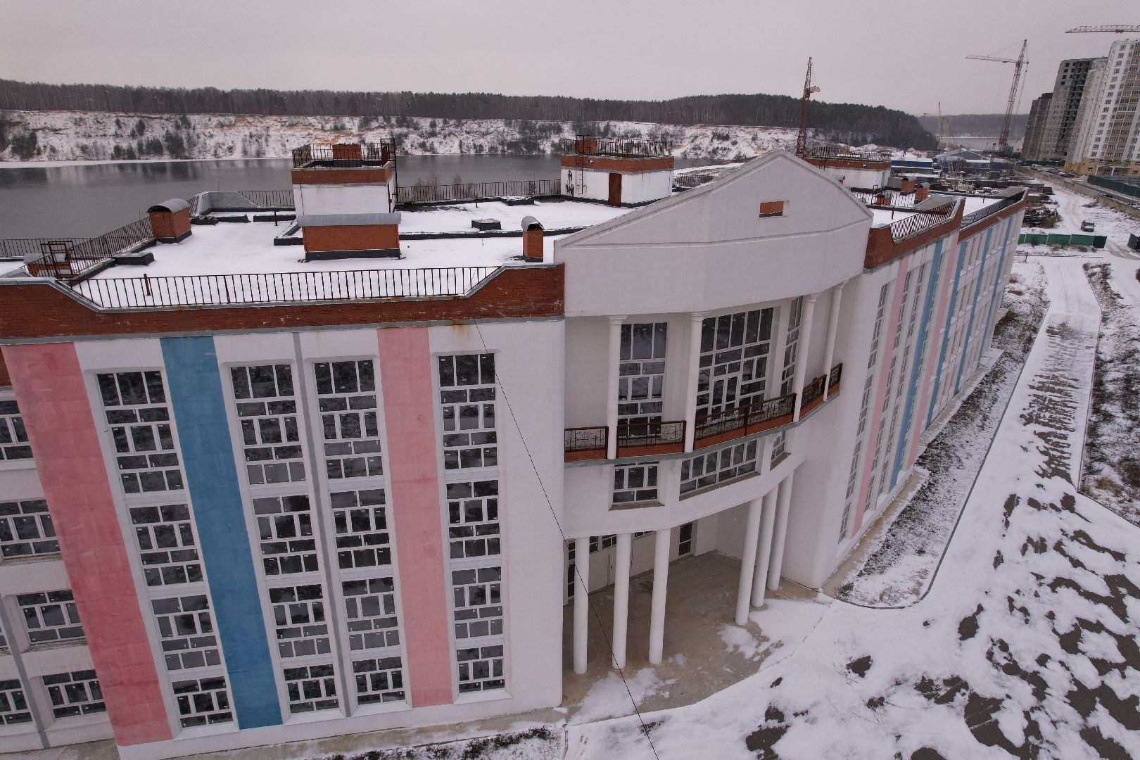 видео с коптера, дзержинский, школа,