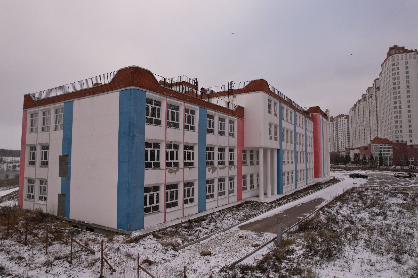 видео с коптера, дзержинский, школа,