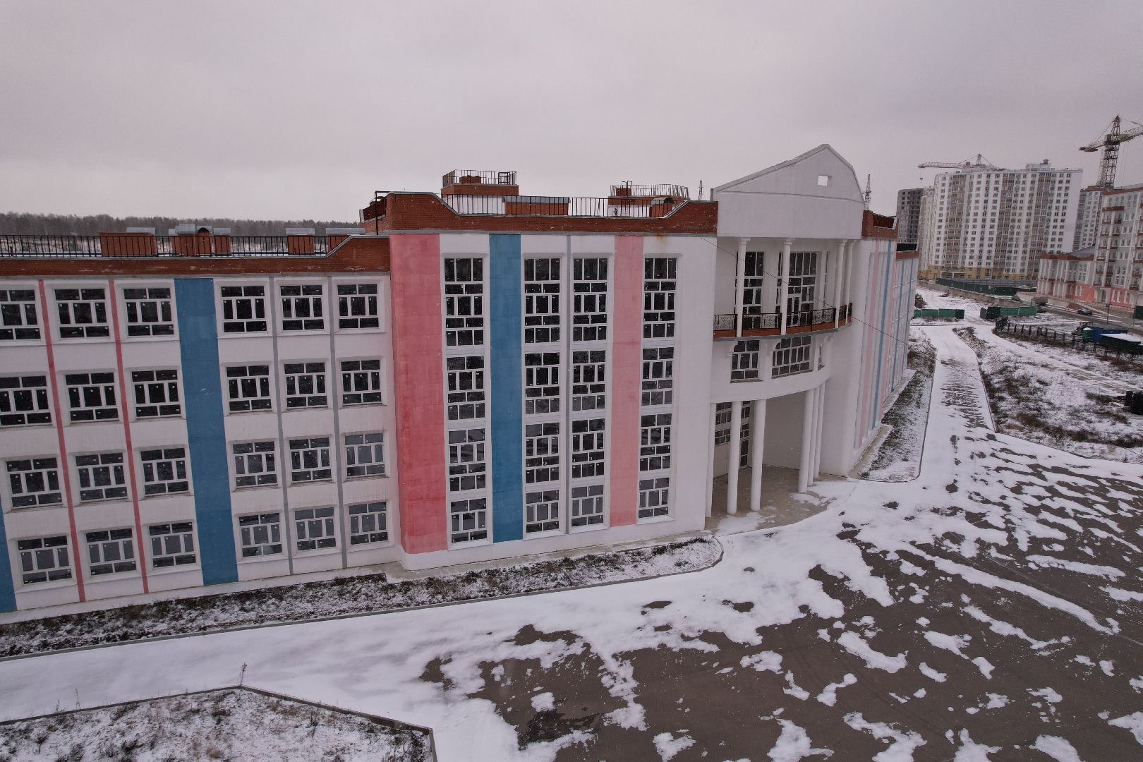 видео с коптера, дзержинский, школа,