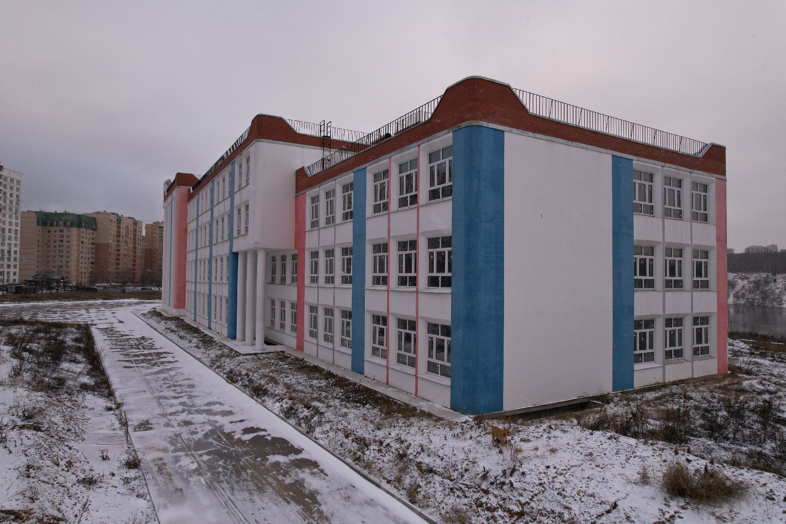 видео с коптера, дзержинский, школа,