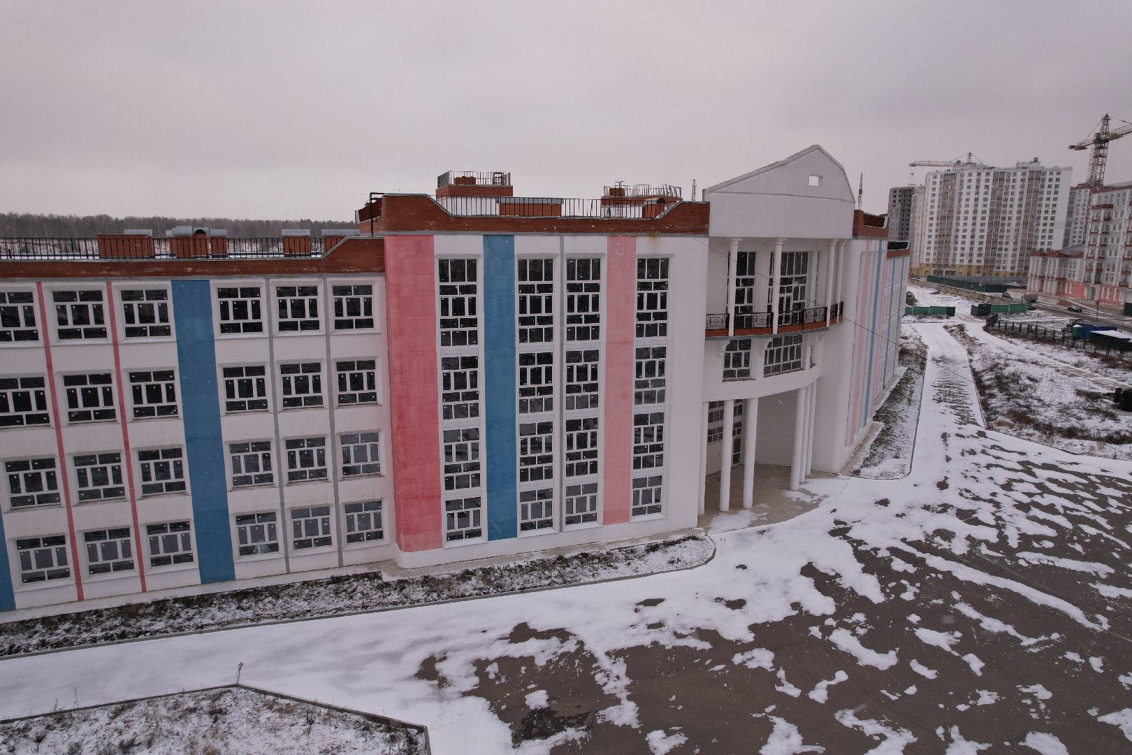 видео с коптера, дзержинский, школа,