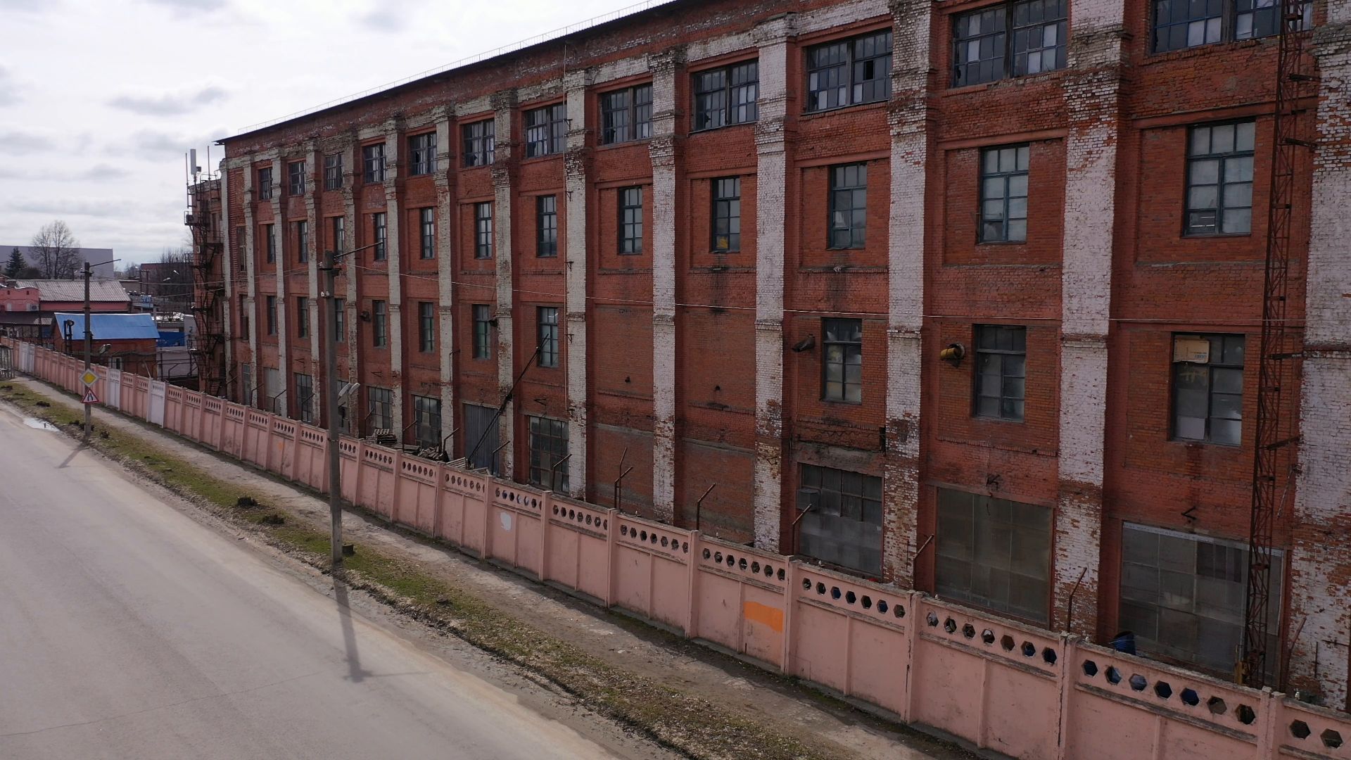 видео с коптера, серпухов, промышленность, памятник,