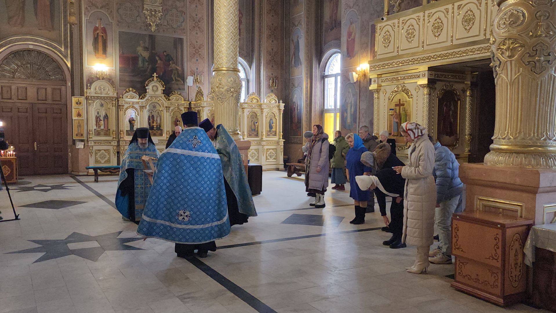 подольская епархия, серпухов, волонтеры, храм всех святых, дк исток, рождественские чтения, молебен,