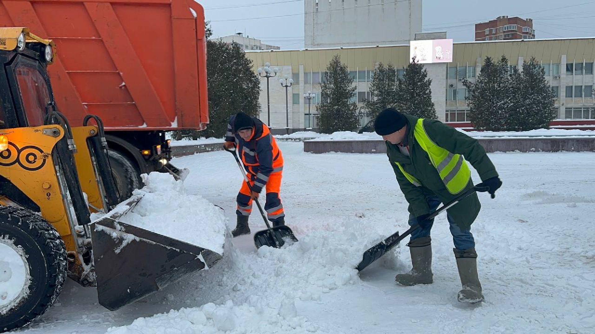 уборка дворов, снегоуборка, жкх, Наро-Фоминск,