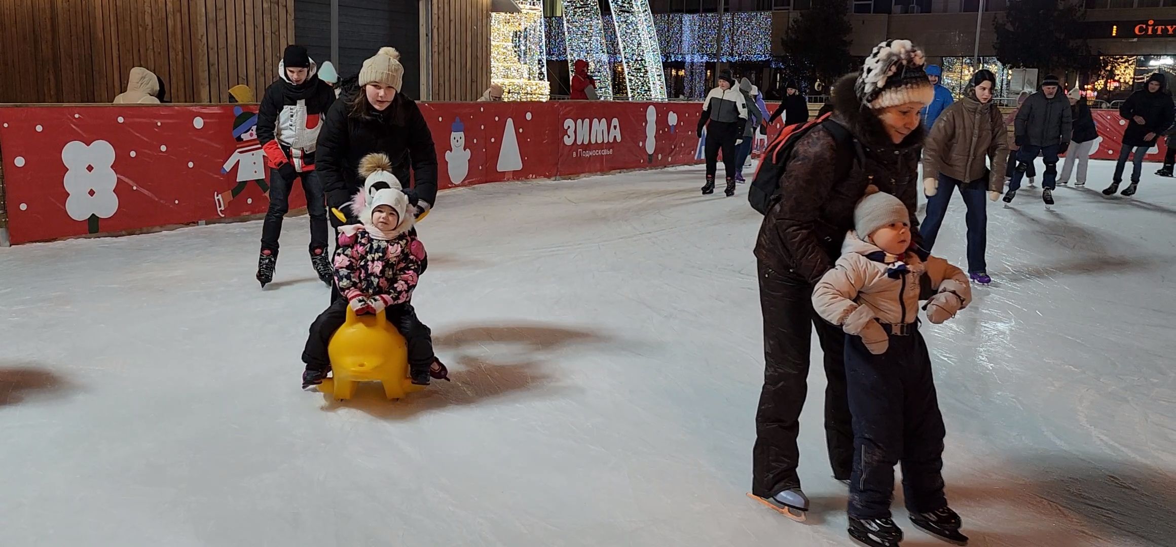 Коломна, зима в подмосковье, каток, искусственный лед,