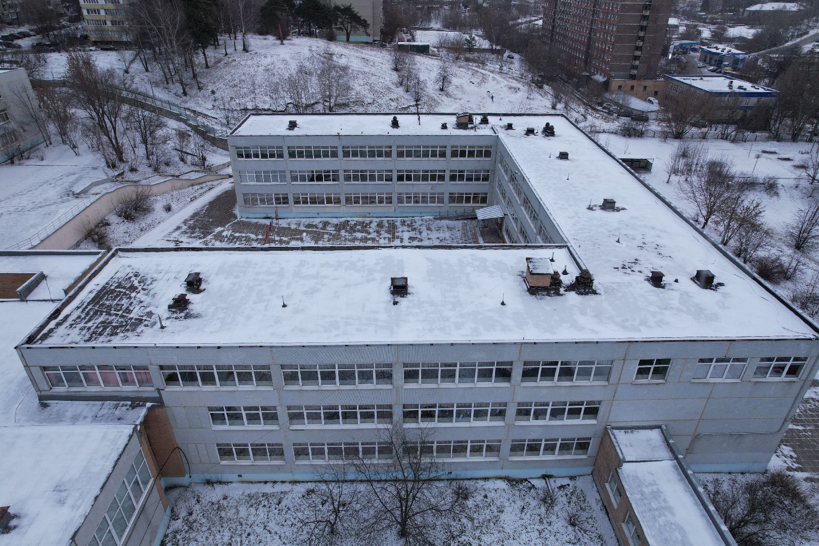 видео с коптера, дзержинский, школа,