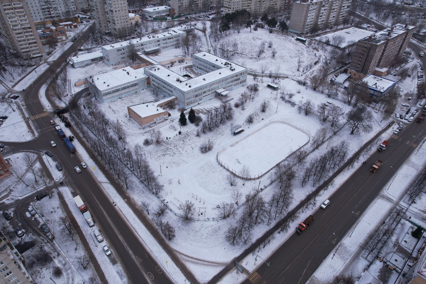 видео с коптера, дзержинский, школа,