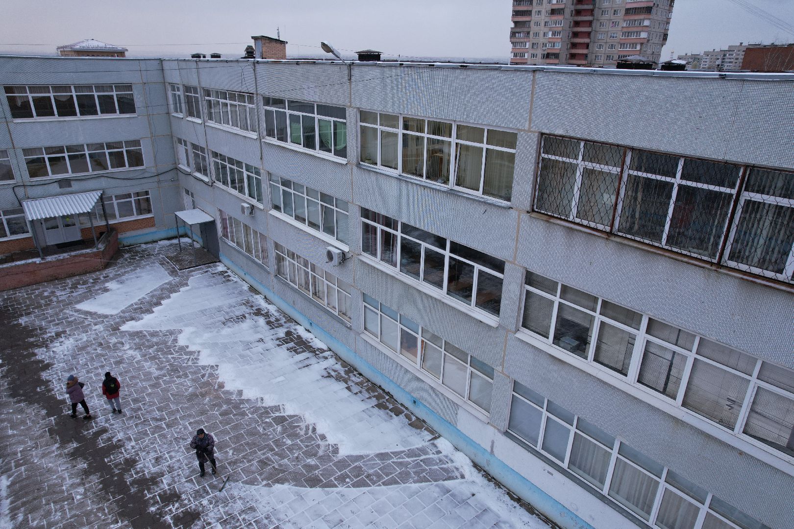 видео с коптера, дзержинский, школа,