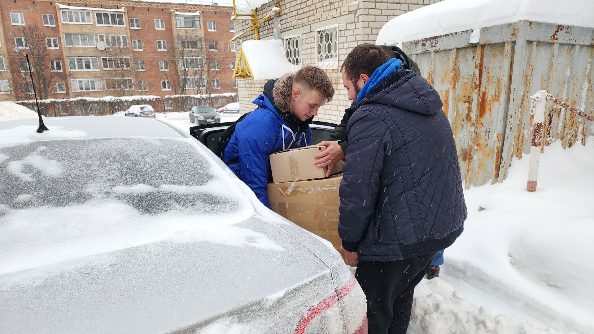 кашира, сво, гуманитарная помощь, продукты, теплые вещи, волонтеры, молодая гвардия,