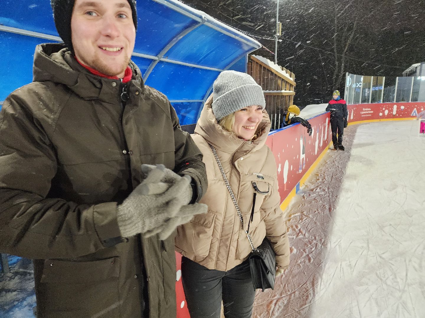 Серпухов, Подмосковье, зима в подмосковье, каток в парке, зимний досуг,