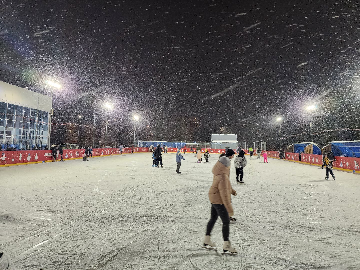 Серпухов, Подмосковье, зима в подмосковье, каток в парке, зимний досуг,
