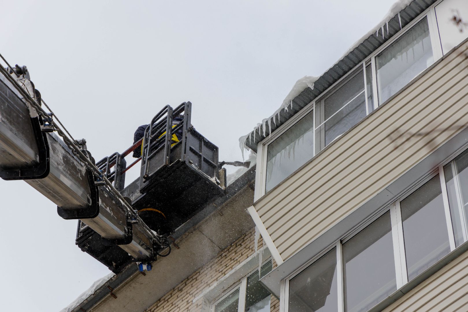 люберцы, управляющая компания, Борьба с сосульками,