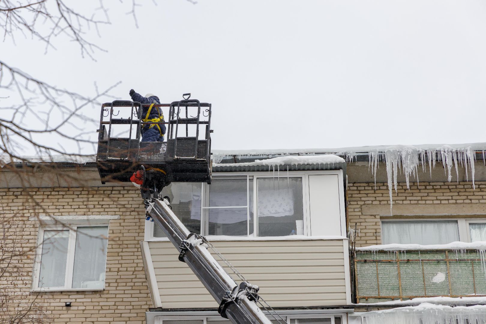 люберцы, управляющая компания, Борьба с сосульками,