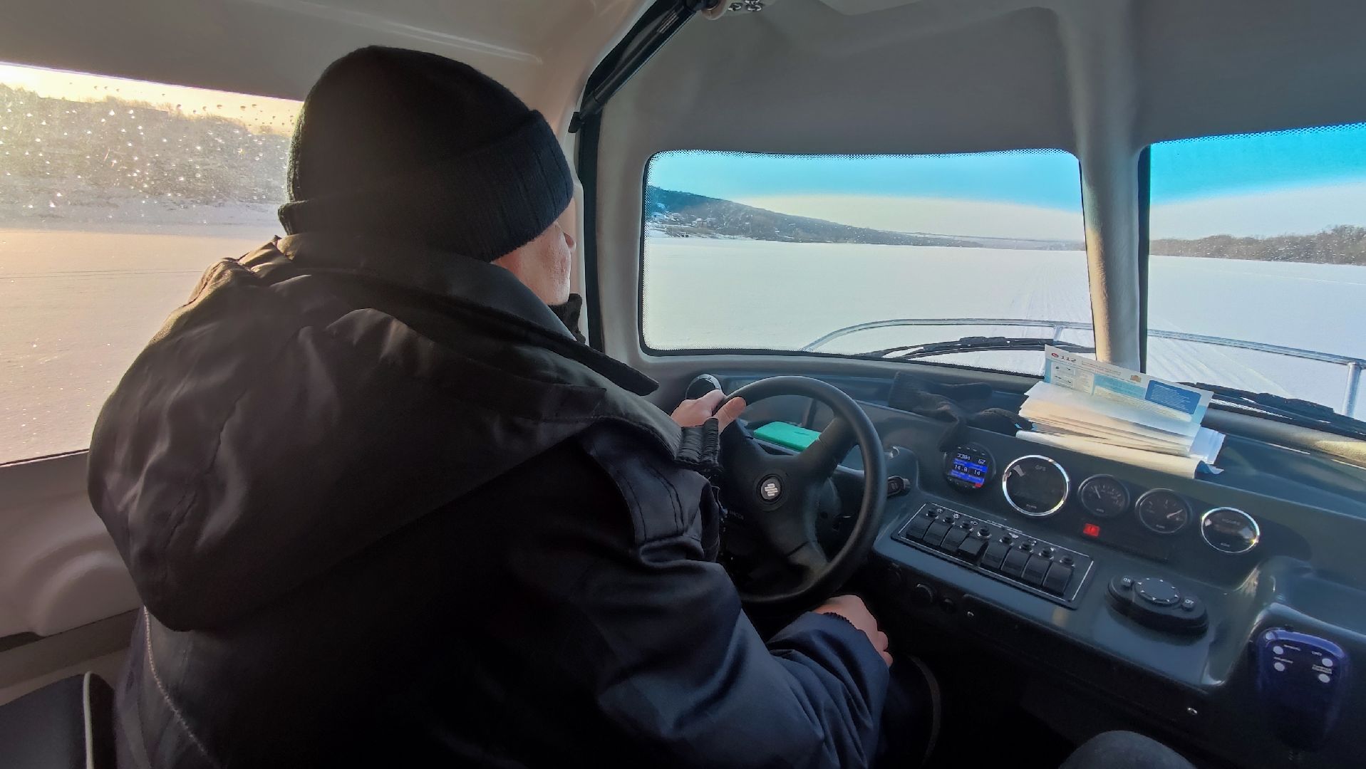 кашира, ока, водно-спасательная станция, рыбаки, лед, судно на воздушной подушке, спасатели,