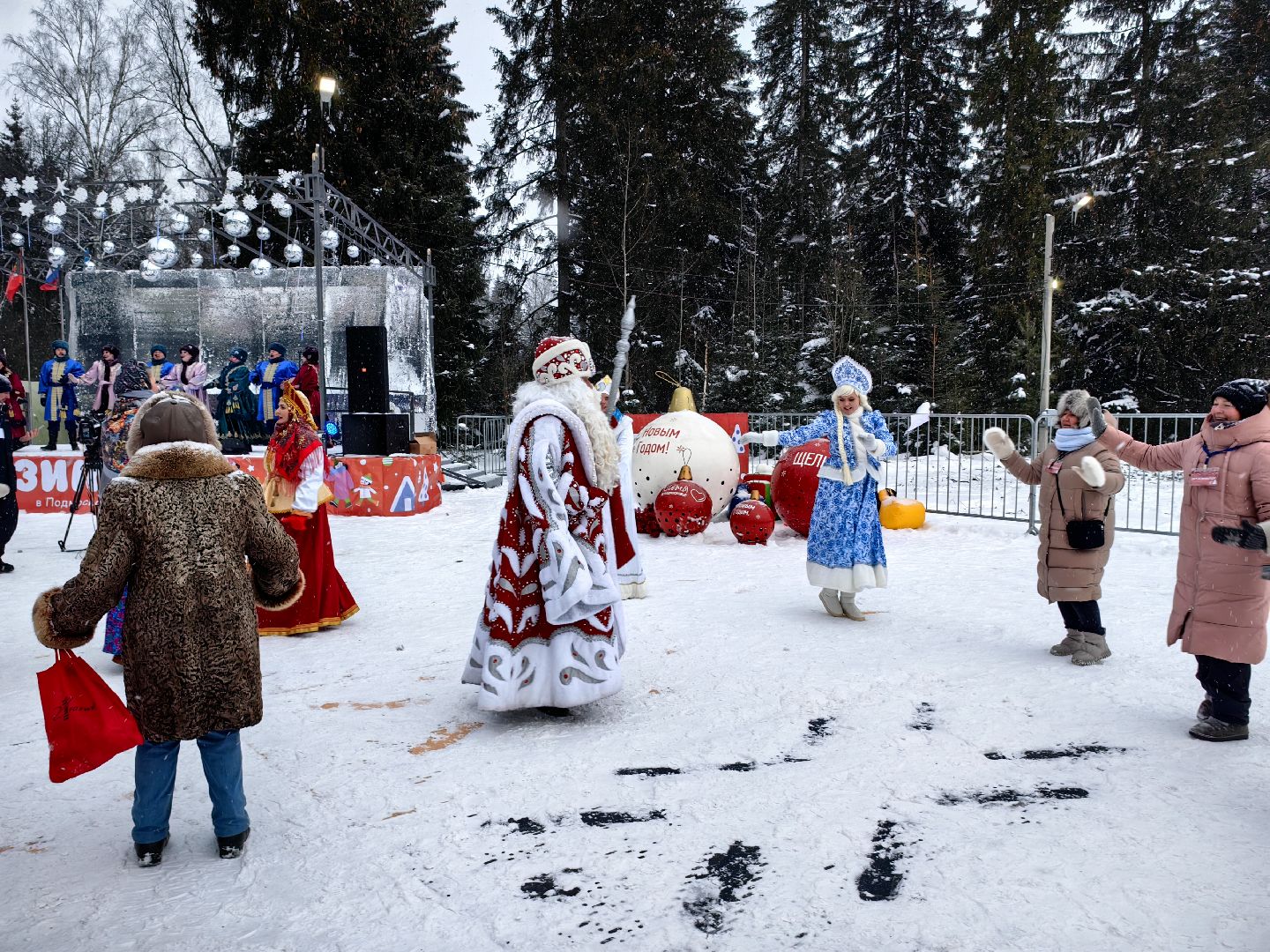 ель, Соборная площадь, главная ель страны, Дед Мороз, Снегурочка,