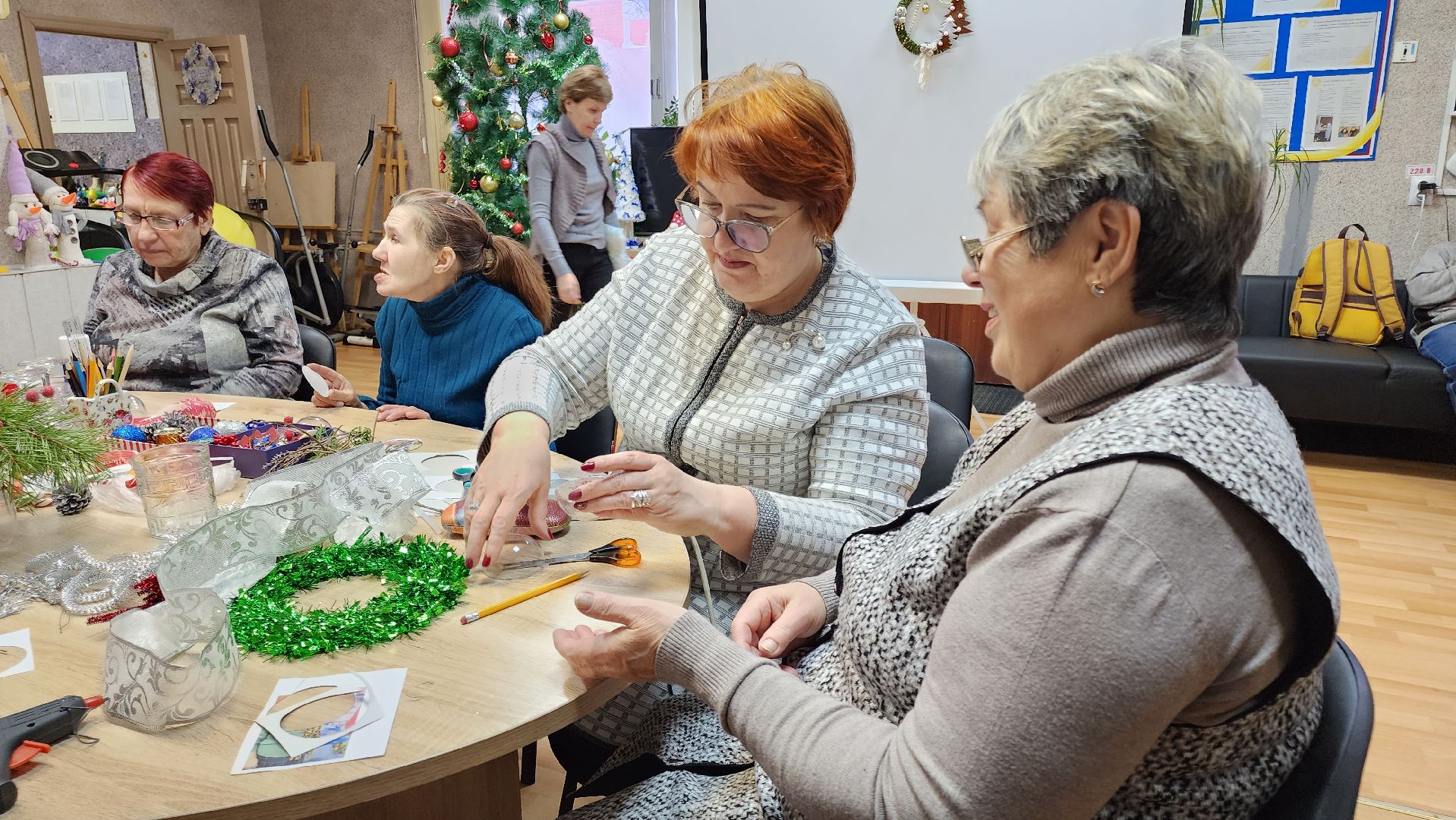 кашира, активное долголетие, новый год, мастер-класс, елочная игрушка, поделка, декор, зима в подмосковье,