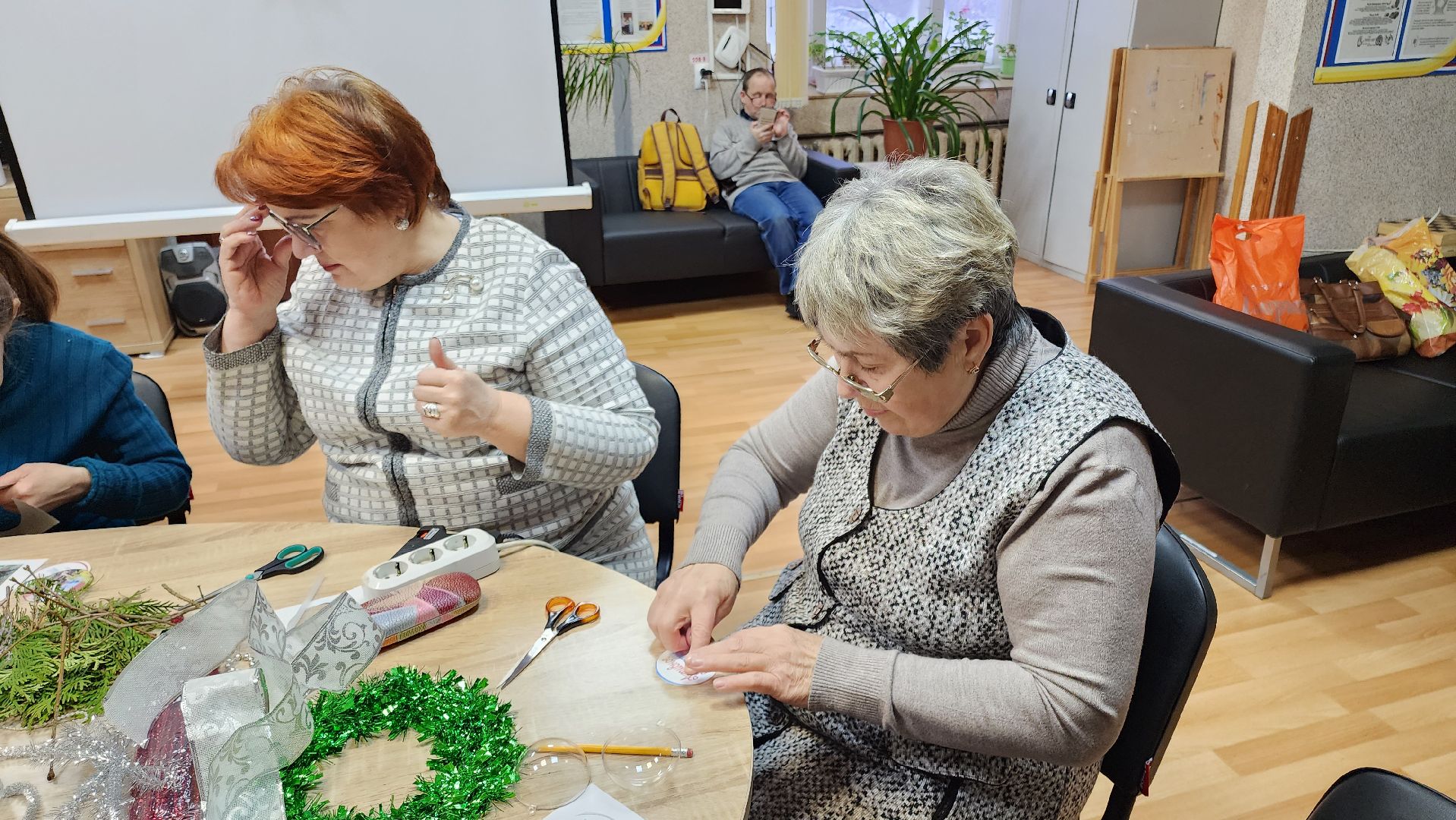 кашира, активное долголетие, новый год, мастер-класс, елочная игрушка, поделка, декор, зима в подмосковье,