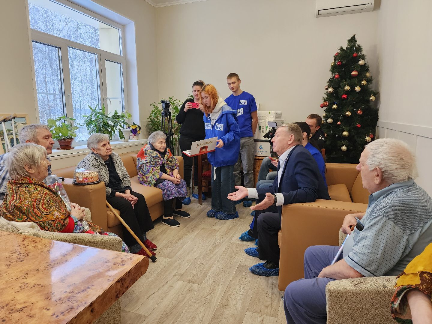 интернат, серебряные волонтеры, ивантеевка, акция, новогодний подарок,