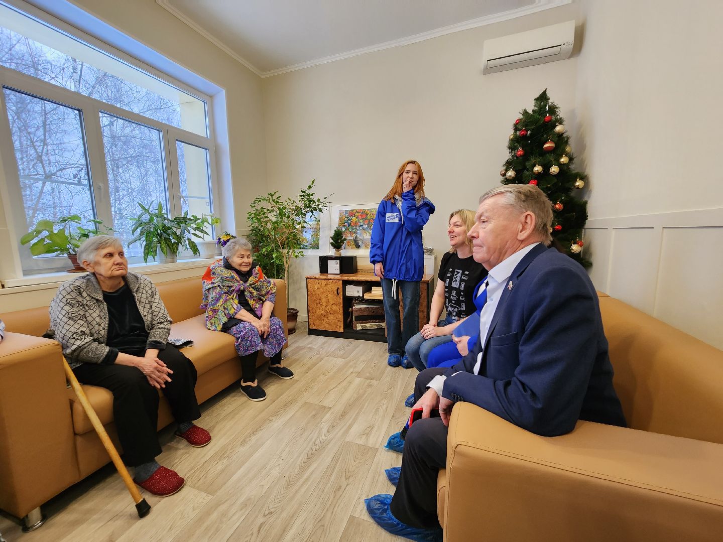 интернат, серебряные волонтеры, ивантеевка, акция, новогодний подарок,