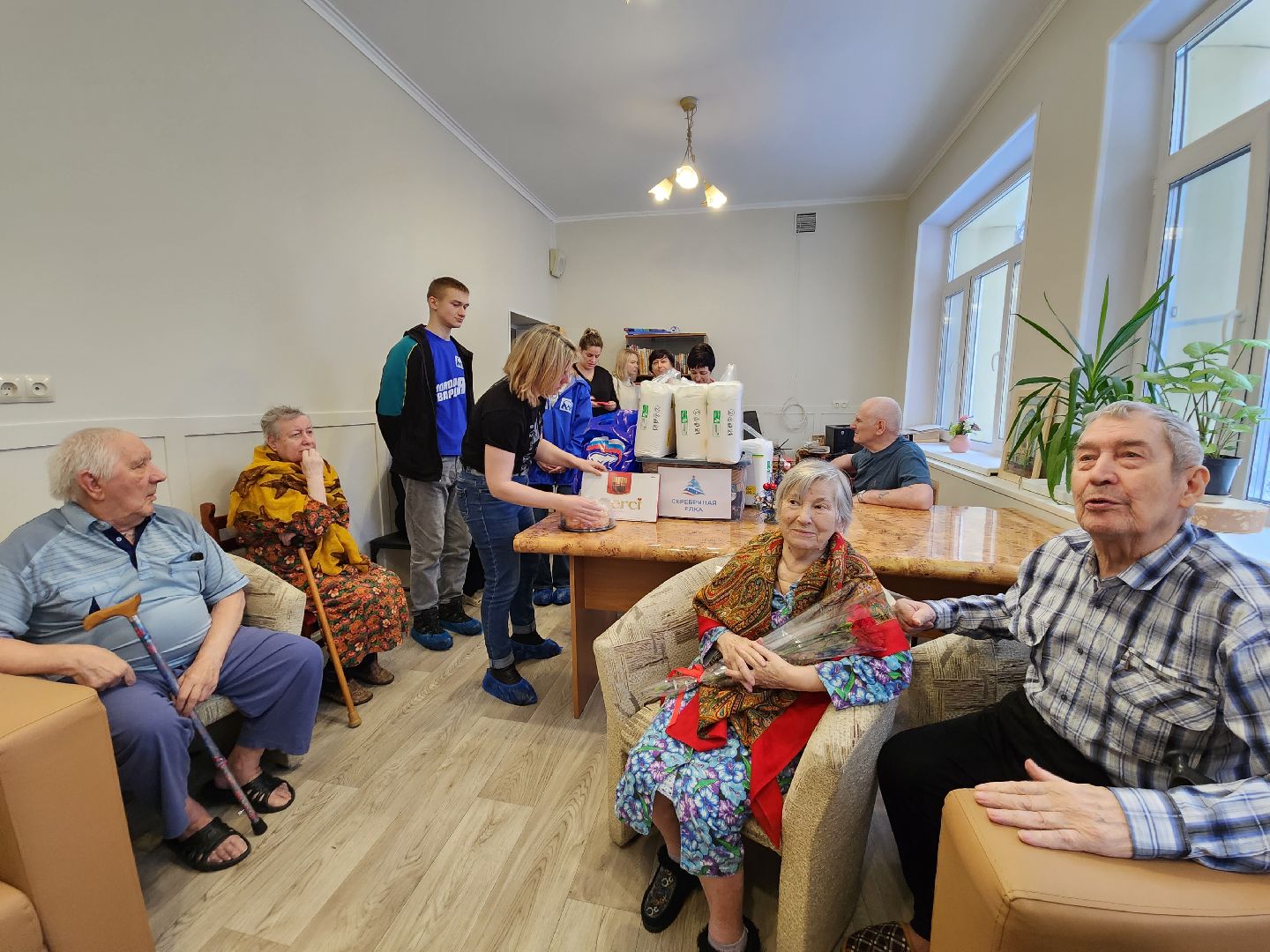 интернат, серебряные волонтеры, ивантеевка, акция, новогодний подарок,