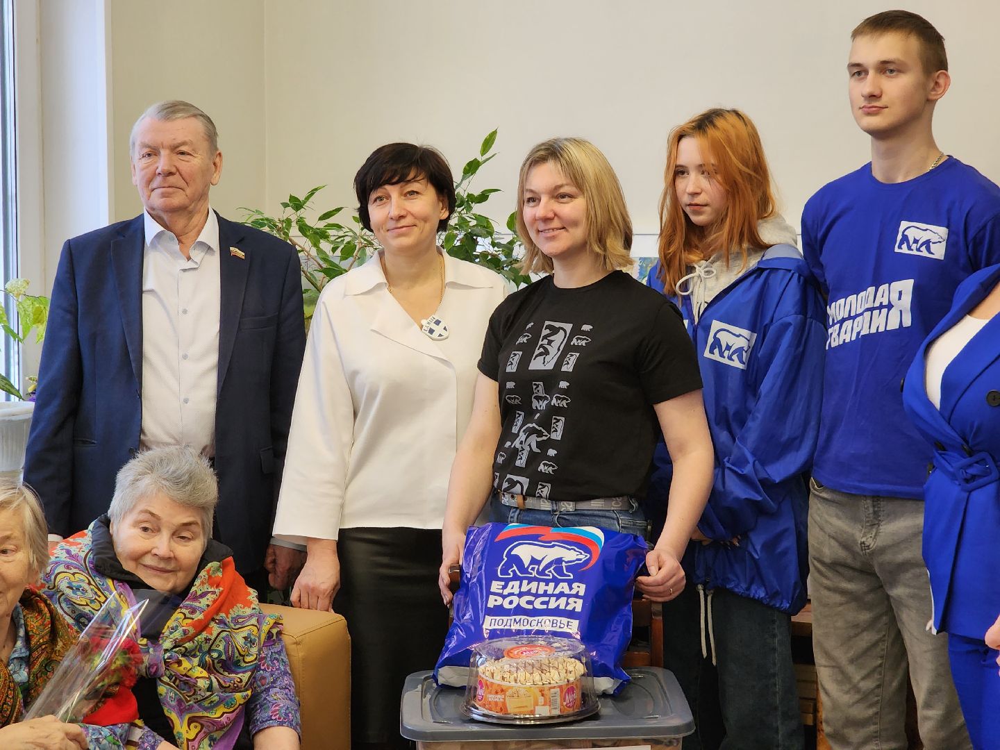 интернат, серебряные волонтеры, ивантеевка, акция, новогодний подарок,