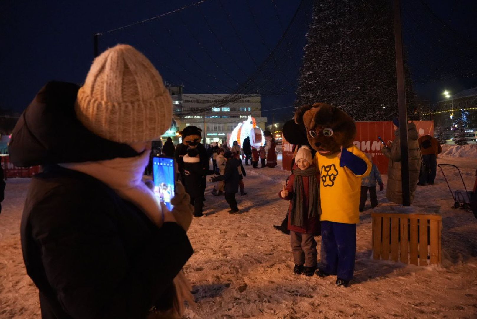 Сергиево-Посадской городской округ, Сергиев Посад, Новый год, Елка, Зима в Подмосковье, Праздник, Зажжение огней на елке, Благоустройство, Дед Мороз, Снегурочка,