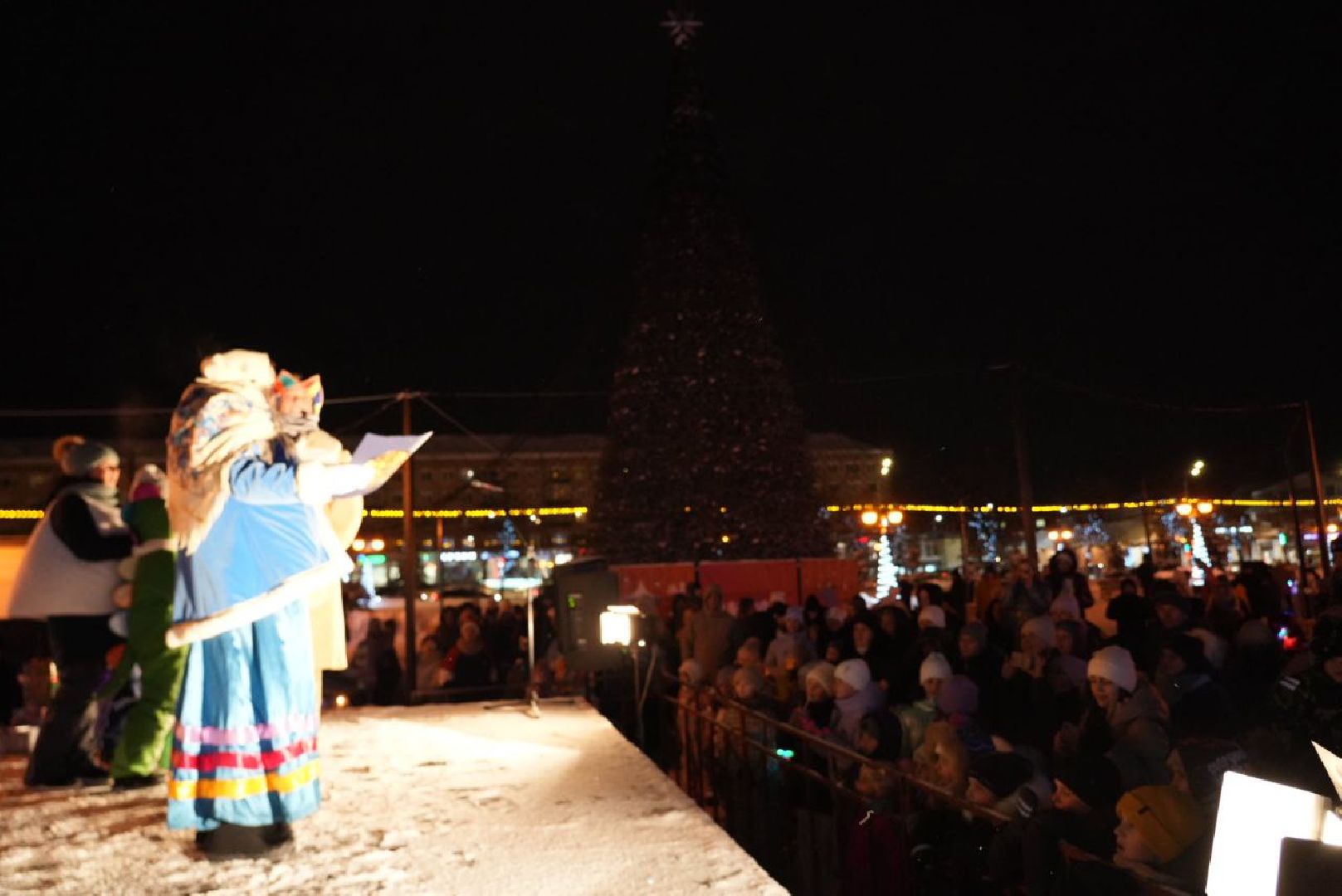 Сергиево-Посадской городской округ, Сергиев Посад, Новый год, Елка, Зима в Подмосковье, Праздник, Зажжение огней на елке, Благоустройство, Дед Мороз, Снегурочка,