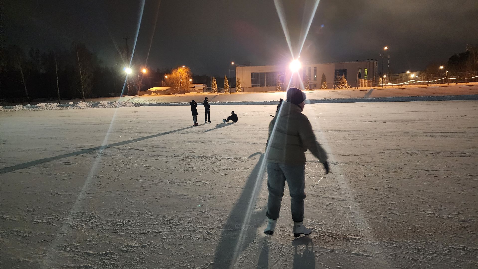 кашира, новый год, новогодняя елка, праздничные гуляния, каток, иллюминация, стадион энергетик,