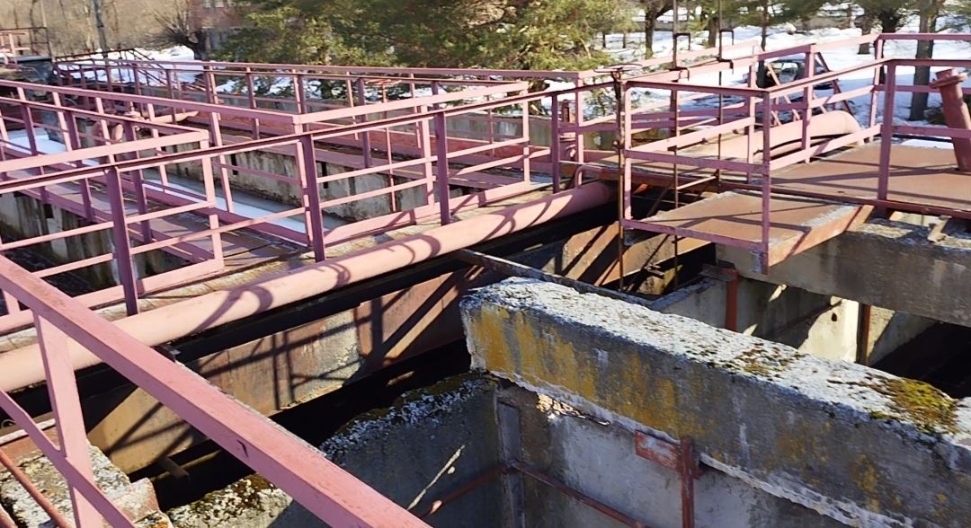 Паводок, Белоомут, ЖКХ