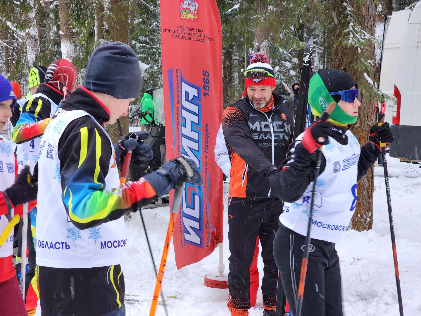 Лес, Парк, Лыжи, лыжная трасса, соревнования, зажжение елки,