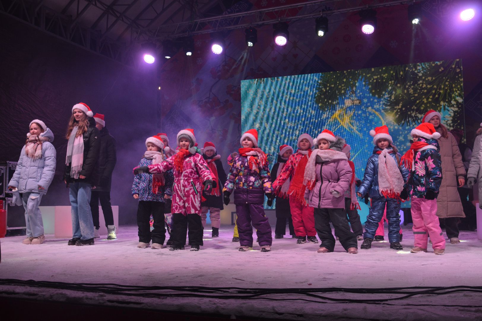 новый год 2024, шатура, елки, елка, церемония зажжения новогодней елки, рождество,