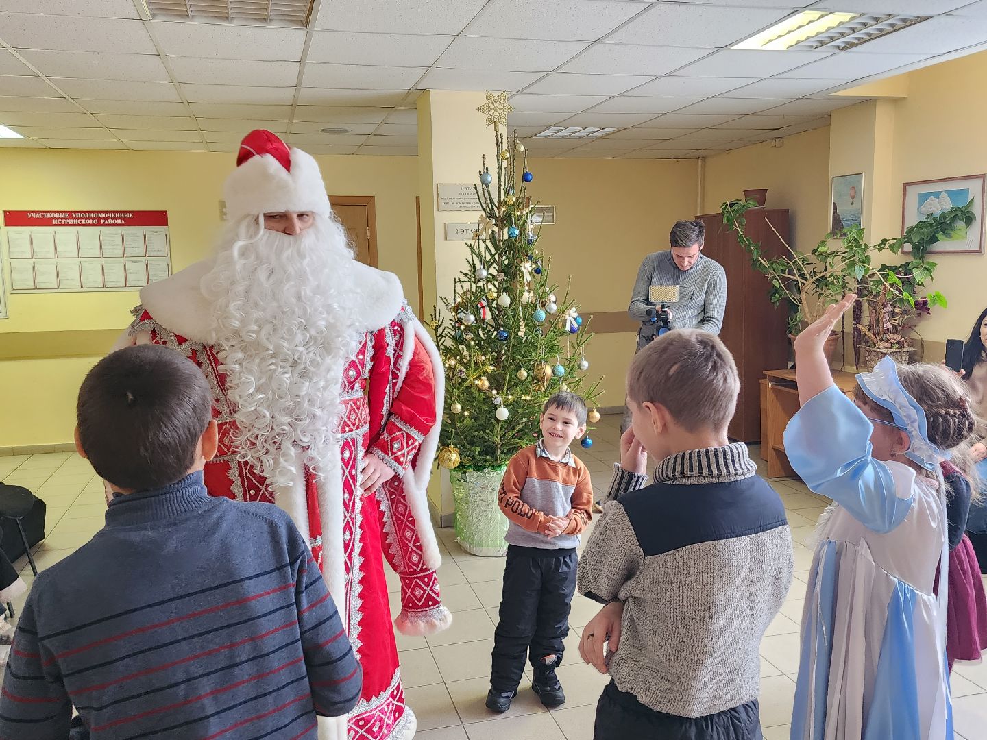 ёлка, дети, полиция,